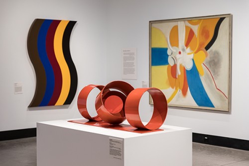Federal Government backs regional arts projects and touring exhibitions